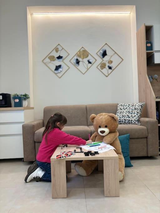 Teddy'S Home Luminoso Accogliente E Moderno Racale Eksteriør billede