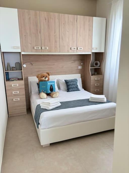 Teddy'S Home Luminoso Accogliente E Moderno Racale Eksteriør billede